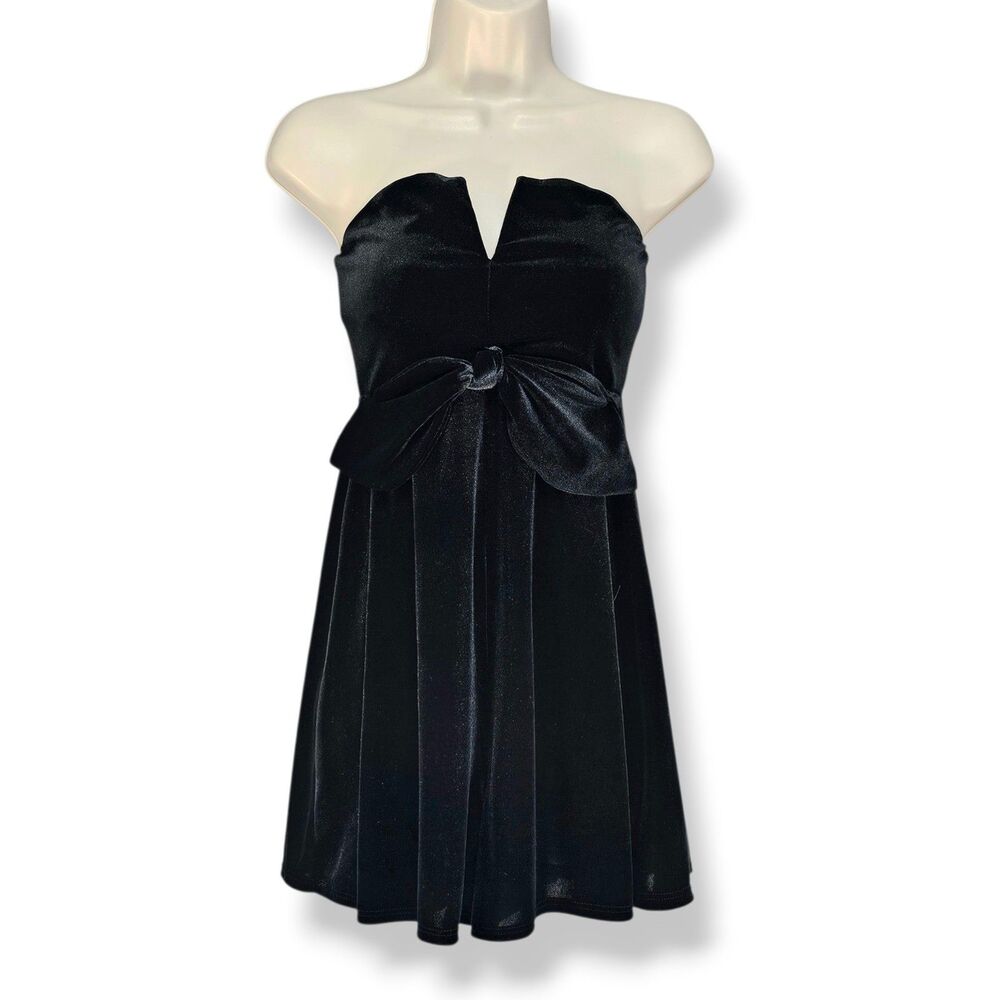Express Black Velvet Strapless Bow Front Mini Romper S Party Clubwear Alt Girl